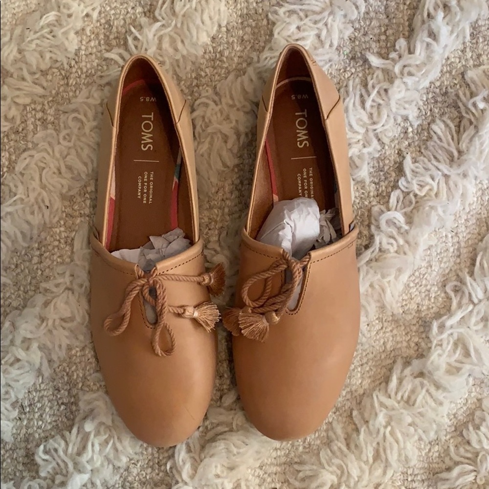 Brand New In Box Toms Kelli Flat Size 8.5